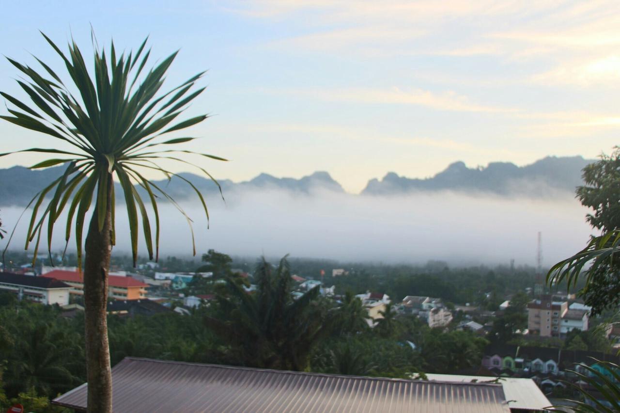 Blue Mountain Phangnga Resort Buitenkant foto